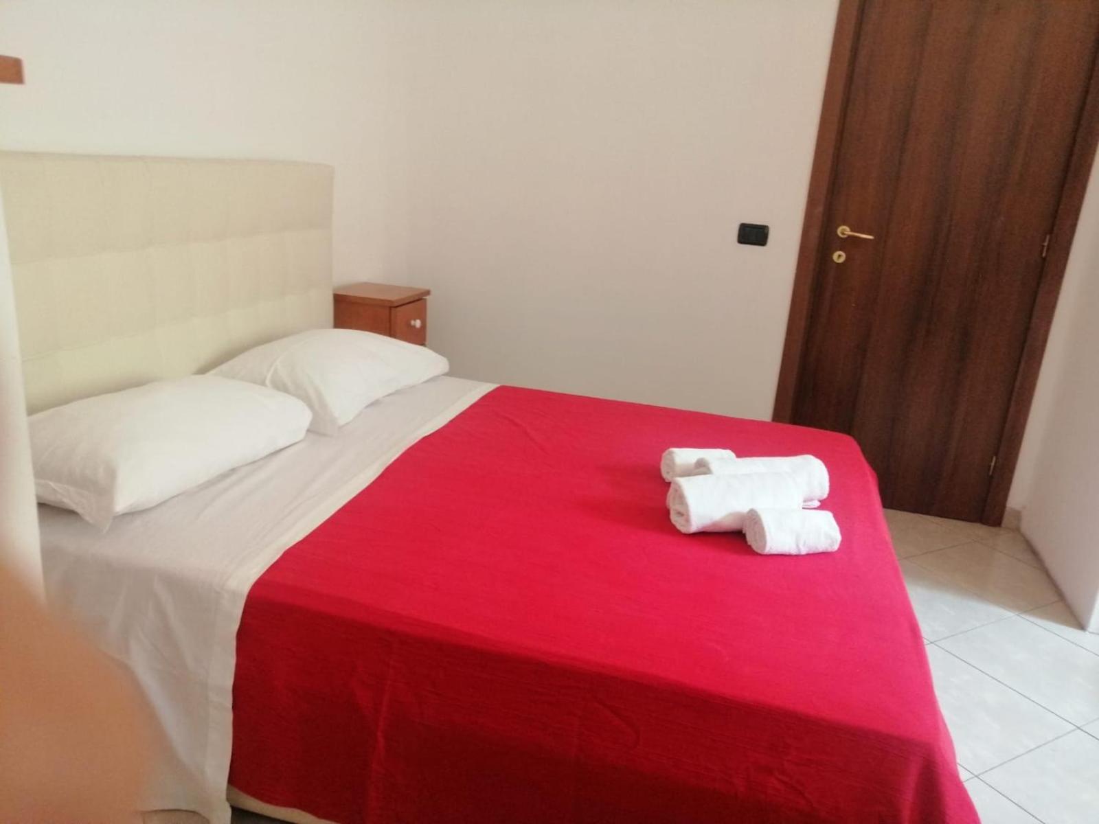 Apartment In Front Of The Train Station! Florenţa Exterior foto