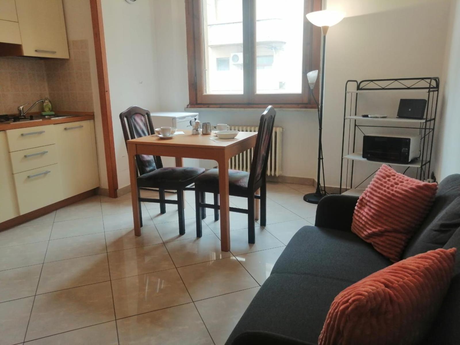 Apartment In Front Of The Train Station! Florenţa Exterior foto