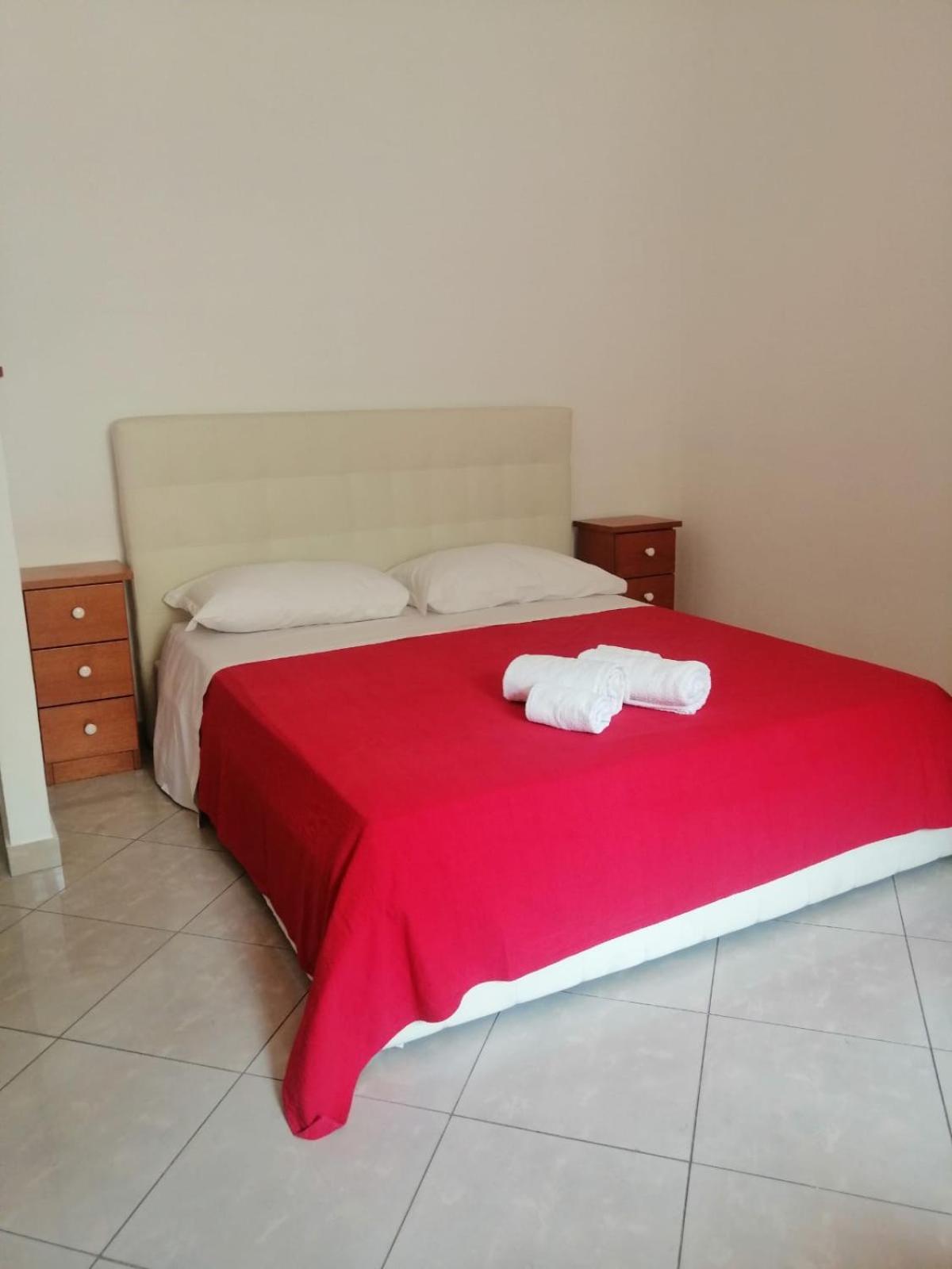 Apartment In Front Of The Train Station! Florenţa Exterior foto